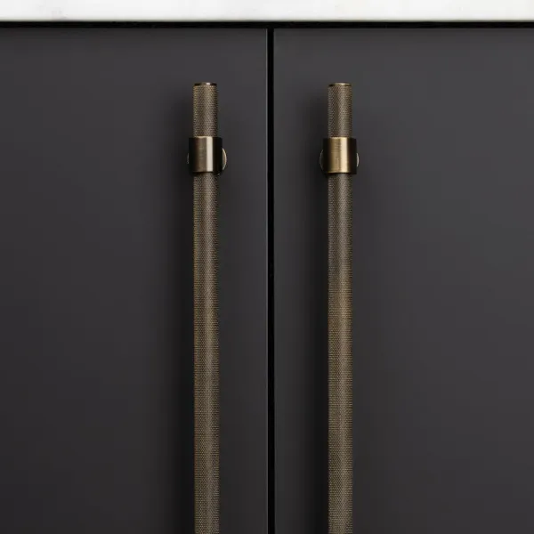 Handle Belgravia CC160mm L242mm polished dark bronze 
