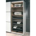 Pull out shoe rack, rotating 180°, for up to 20 pairs of shoes