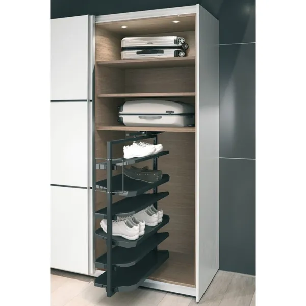 Pull out shoe rack, rotating 180°, for up to 20 pairs of shoes
